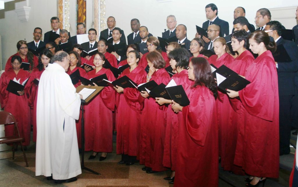 Orfeón de la ciudad de Santiago bajo la conducción del sacerdote Cesar Hilario